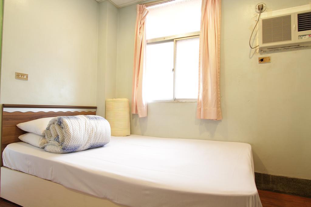 Ron Gong Hotel Csiaji Szoba fotó