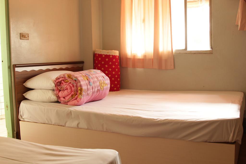 Ron Gong Hotel Csiaji Szoba fotó